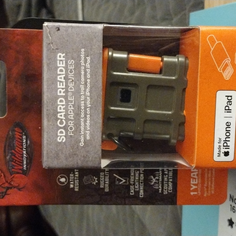 SD card reader for iPhone, ipad for use on trail cameras.